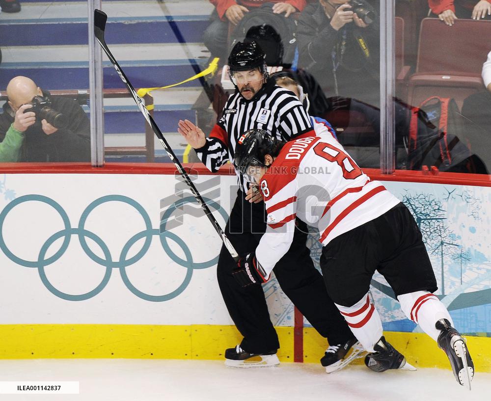 Canada beat U.S. 3-2 to take gold in men's ice hockey