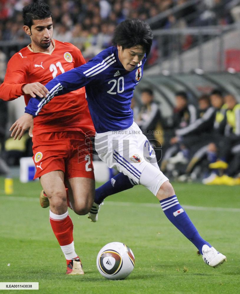 Japan edge Bahrain 2-0 in final qualifier for 2011 Asian Cup