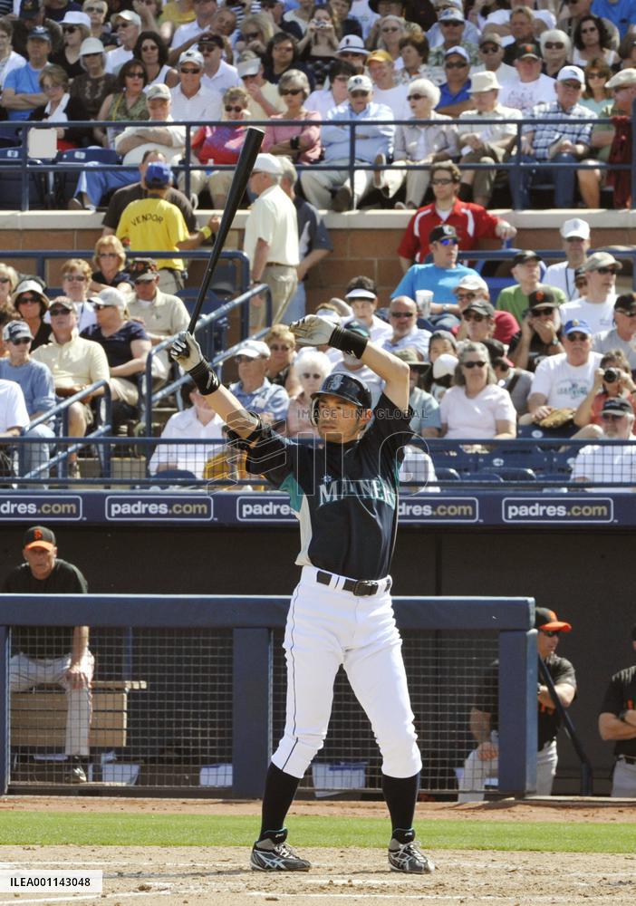 Ichiro plays preseason game