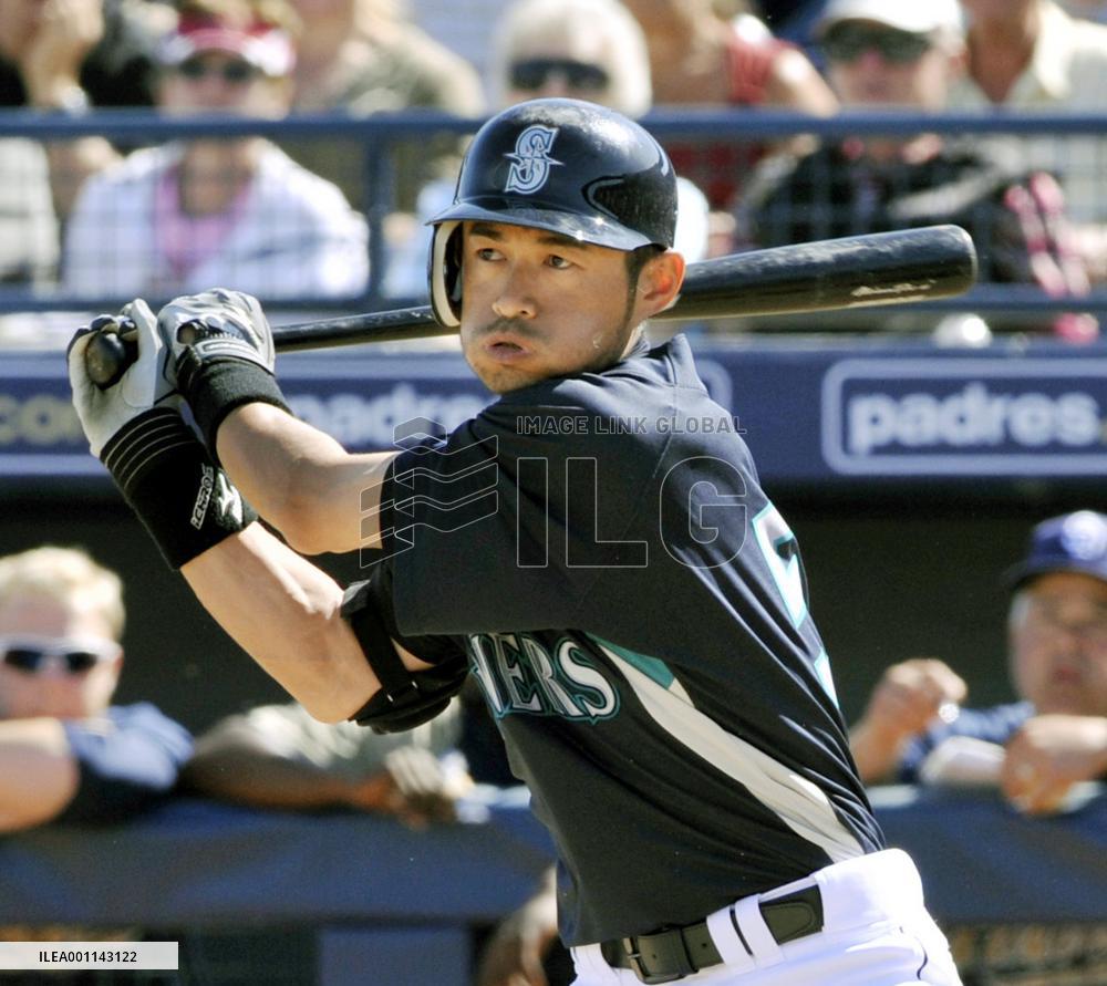 Ichiro hits RBI triple in spring training game