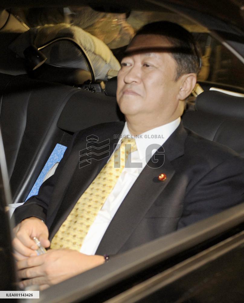 Hatoyama's brother leaves LDP
