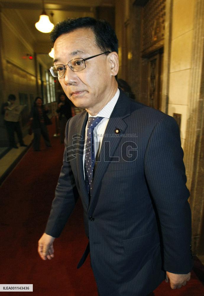 Tanigaki downplays LDP dissidents' movement