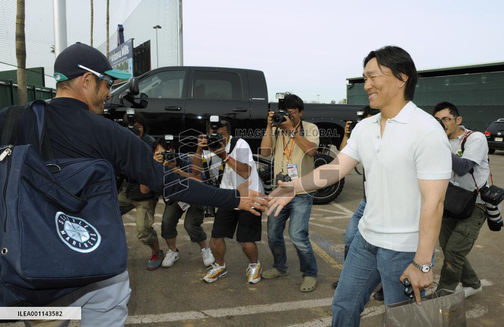 Ichiro and H. Matsui at preseason match