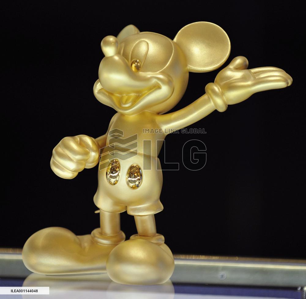21 mil. yen golden Mickey Mouse on sale