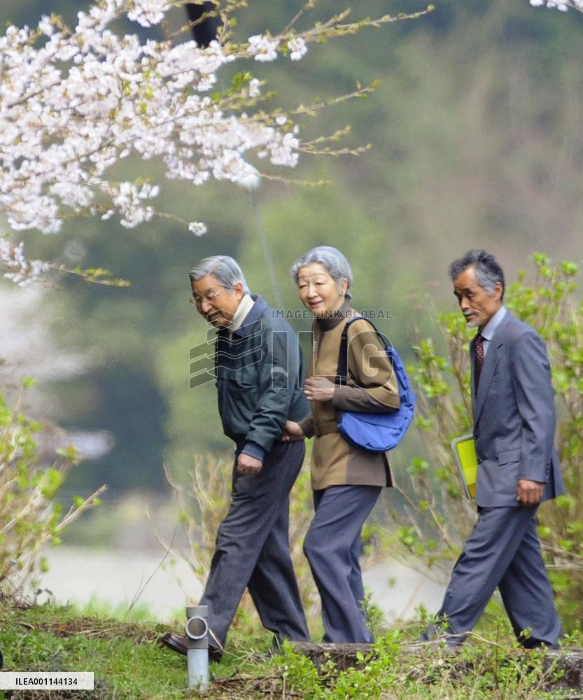 Emperor Akihito, Empress Michiko take retreat in Shizuoka
