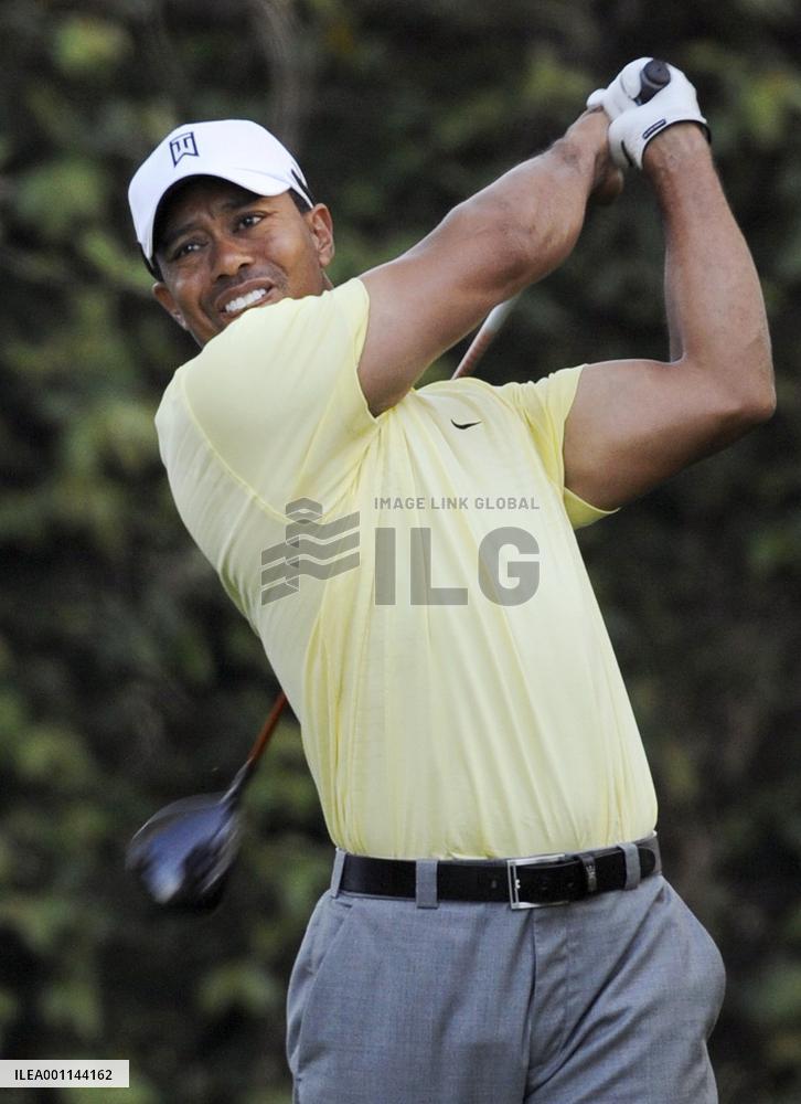 Woods prepares for Masters