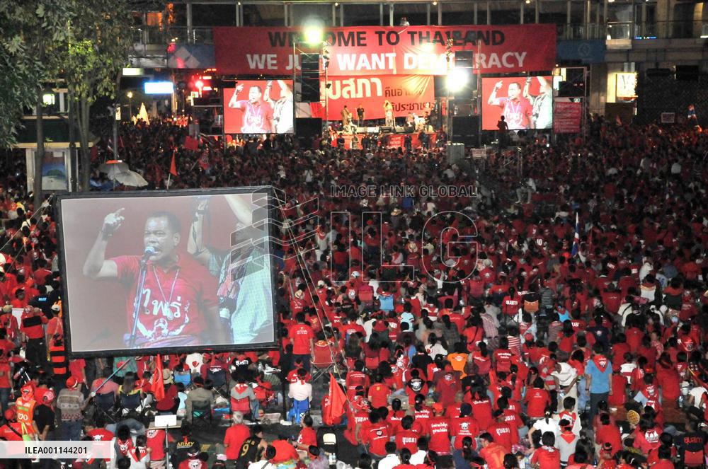 Pro-Thaksin rallies in tense Bangkok