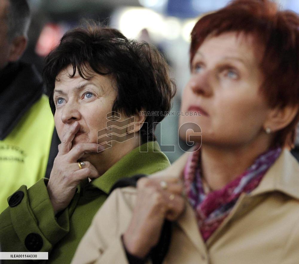 Polish Pres. Kaczynski killed in plane crash in Russia