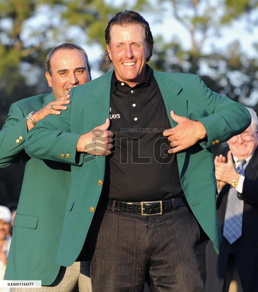 Mickelson wins Masters golf tournament