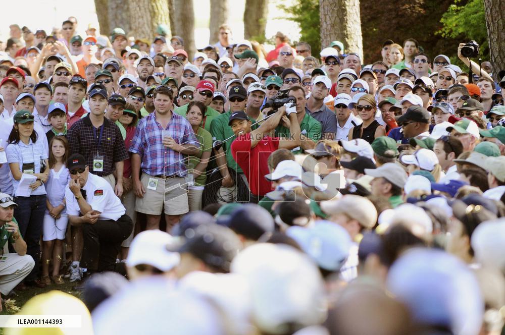 Woods finishes 4th at Masters