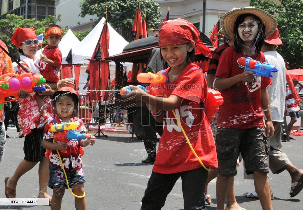 Songkran festival begins in Thailand