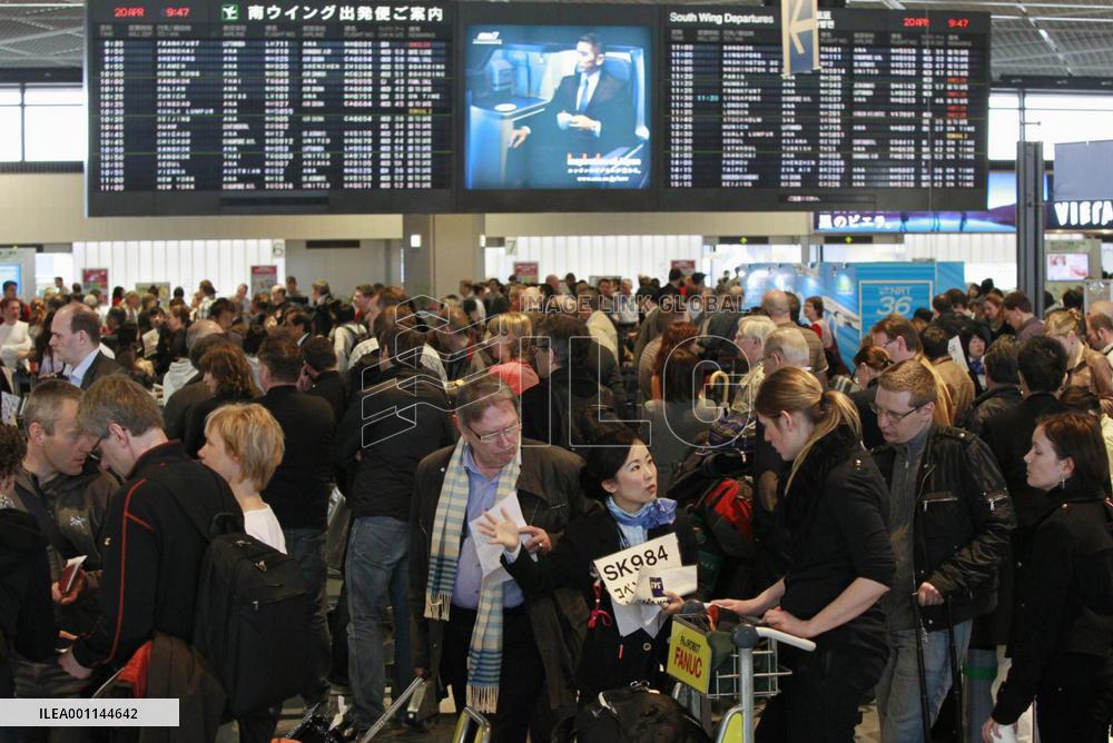 JAL flight from Moscow arrives in Narita