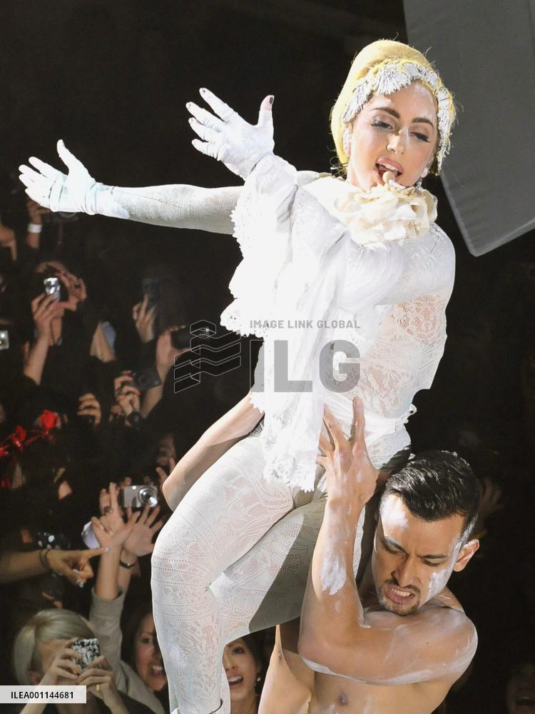 Lady Gaga's HIV/AIDS gig hits Tokyo