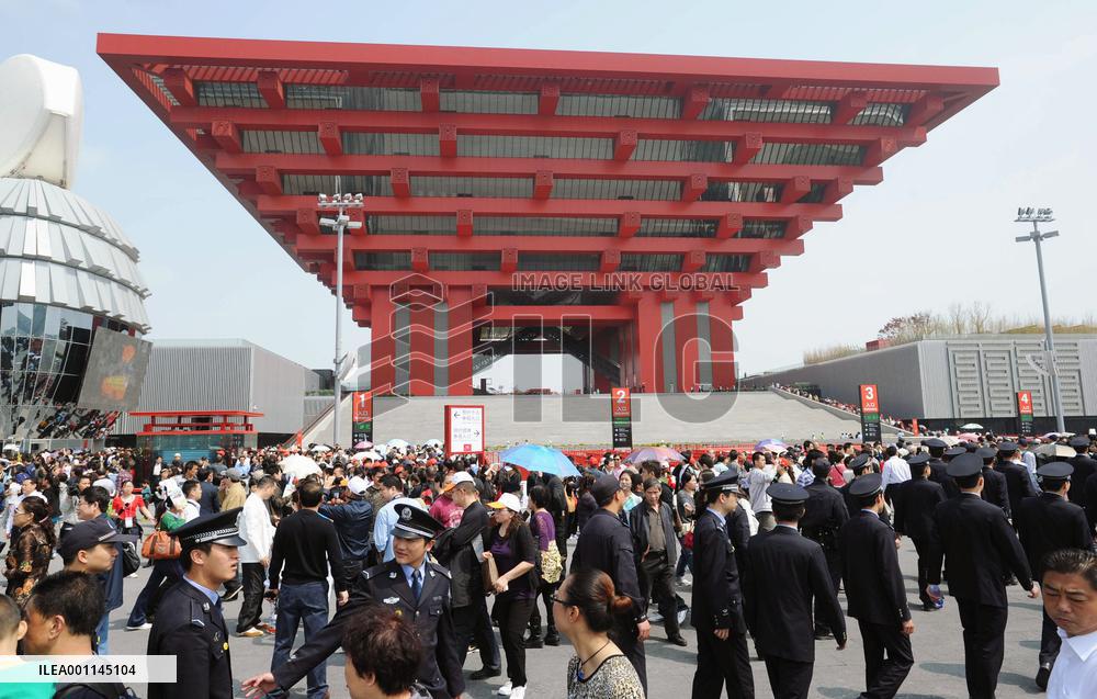 World Expo opens to public in Shanghai