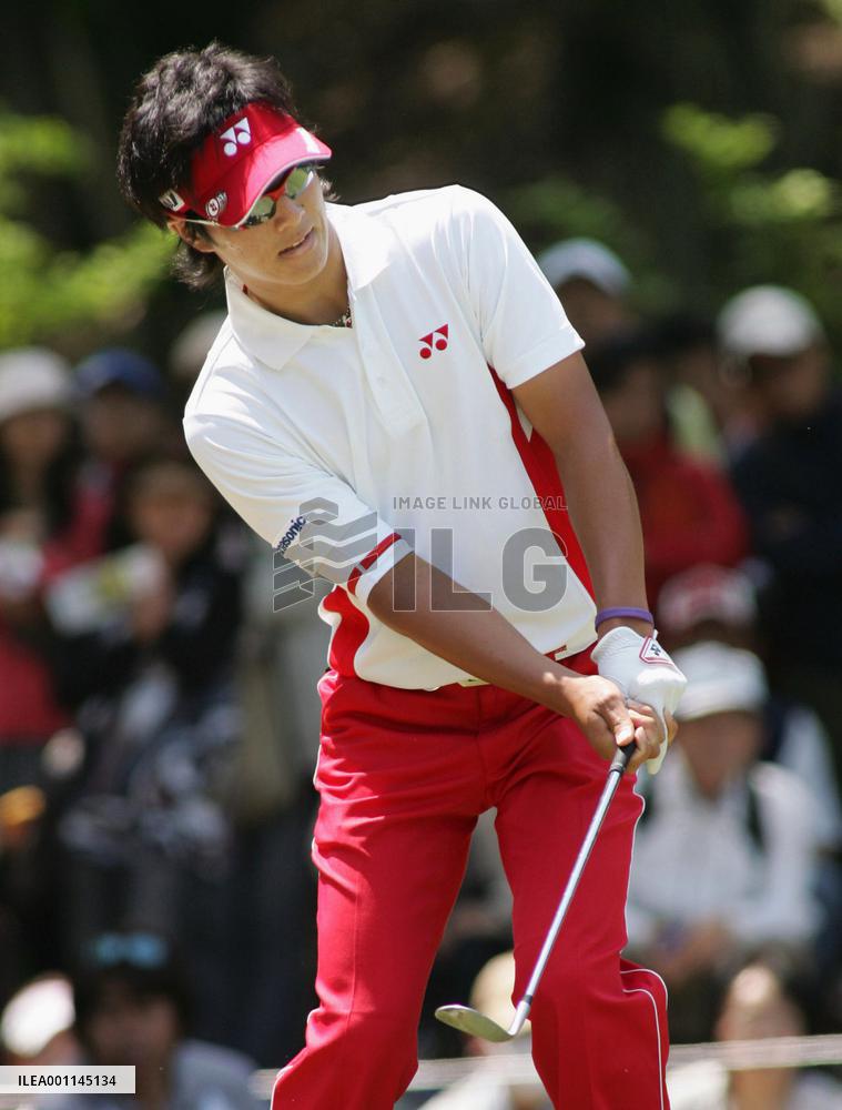 Ishikawa shoots tour record 58 to win Crowns