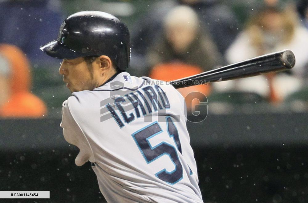 Ichiro 2-for-4 against Orioles