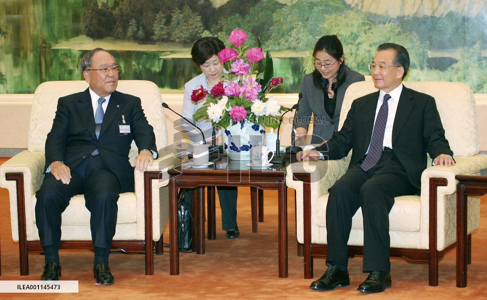 Japan business chief meets with Wen