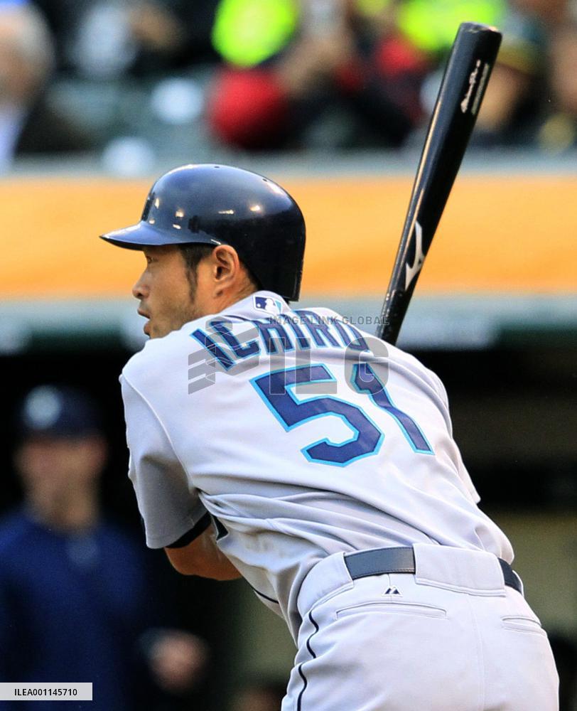 Ichiro 2-for-4 against Athletics