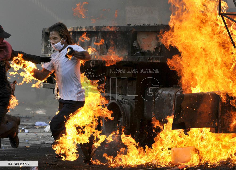 Bangkok stays relatively quiet Tuesday, but incidents persist