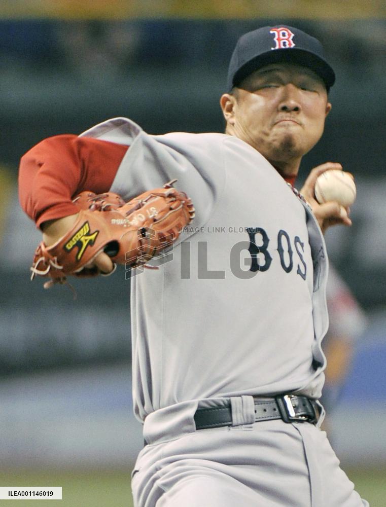 Boston's Okajima pitches vs Rays
