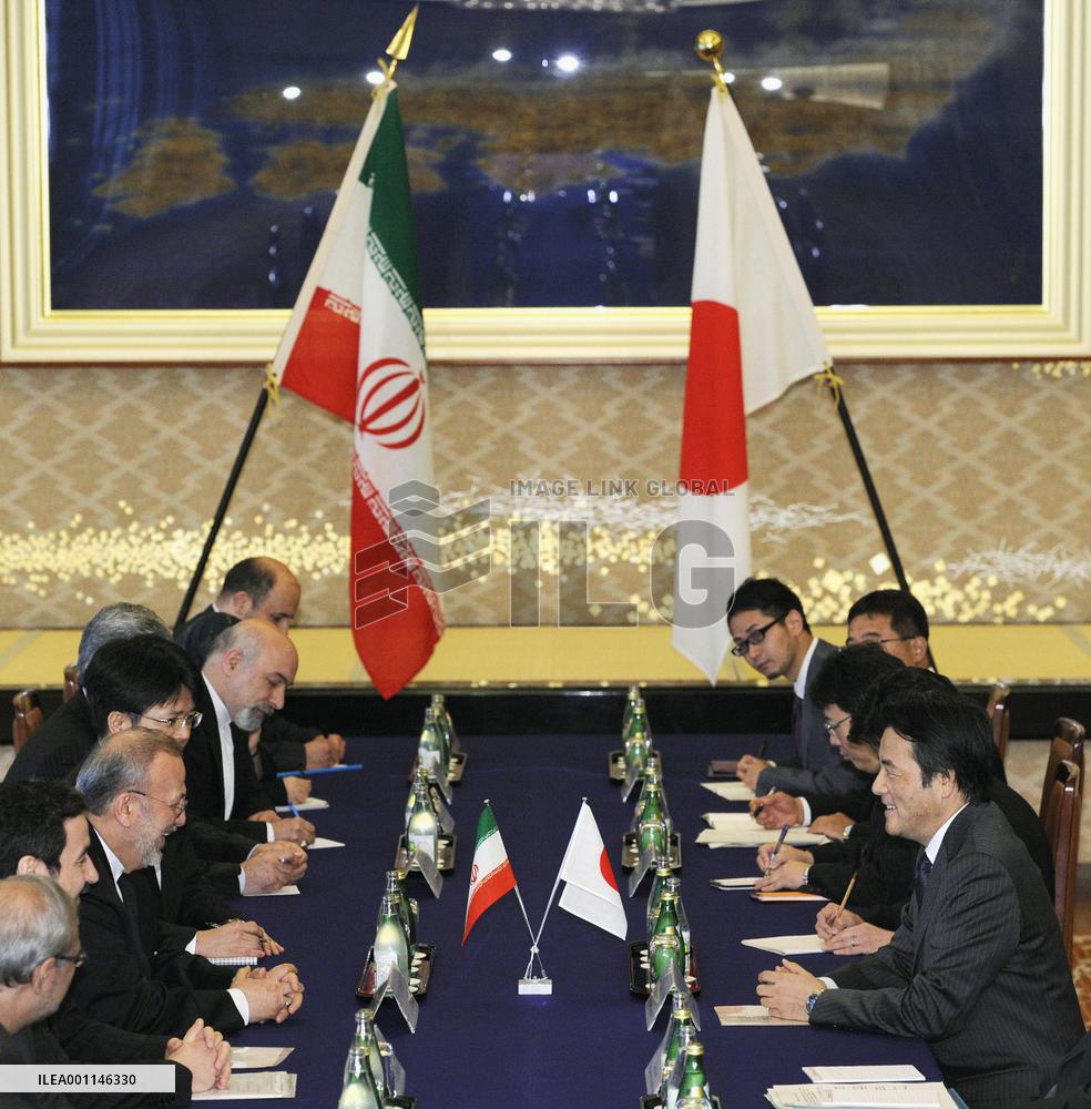 Japanese, Iranian ministers discuss nuclear issues