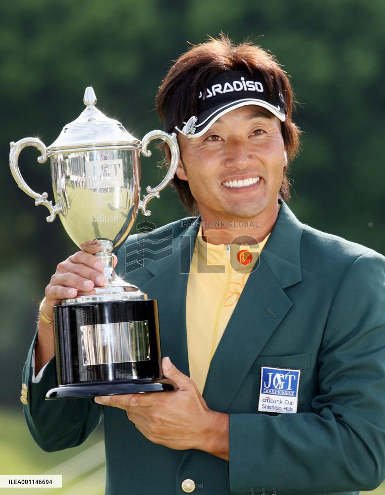 Miyamoto wins 2nd Tour C'ship title