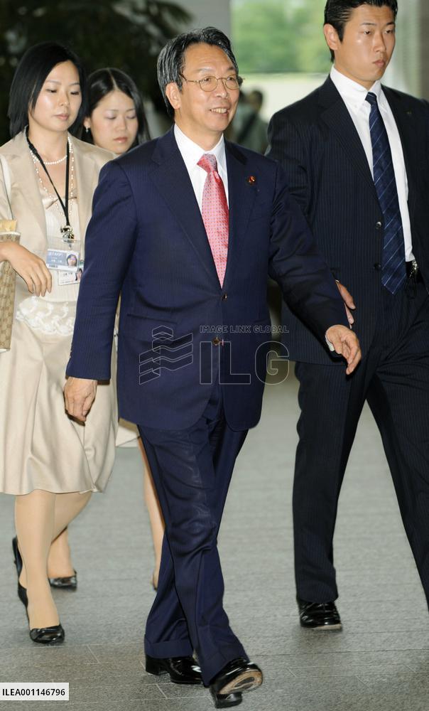 Arai tapped as national strategy minister