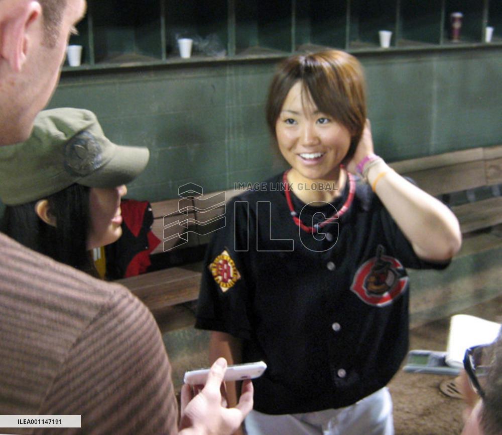 'Knuckle Princess' starts 2nd game