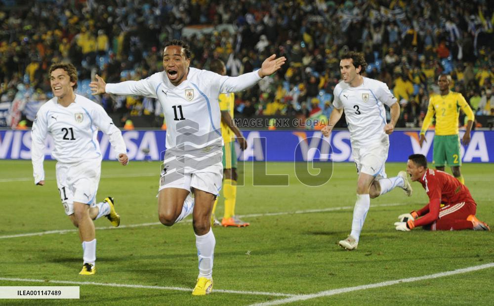 Uruguay beat S. Africa 3-0