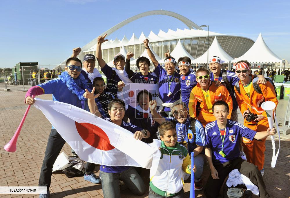 Japan vs Netherlands in World Cup Group E match
