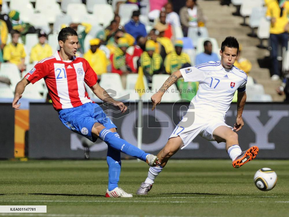 Paraguay beat Slovakia in World Cup Group F