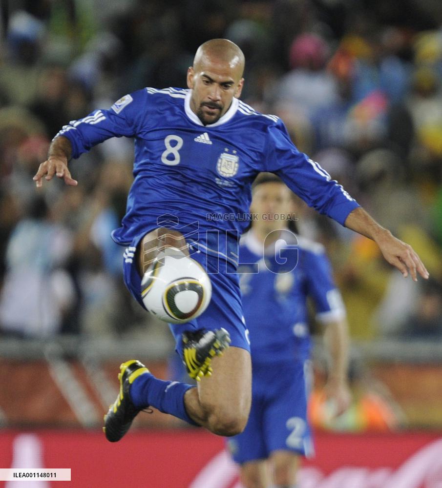 Argentina make it 3 wins out of 3 as Greece exit