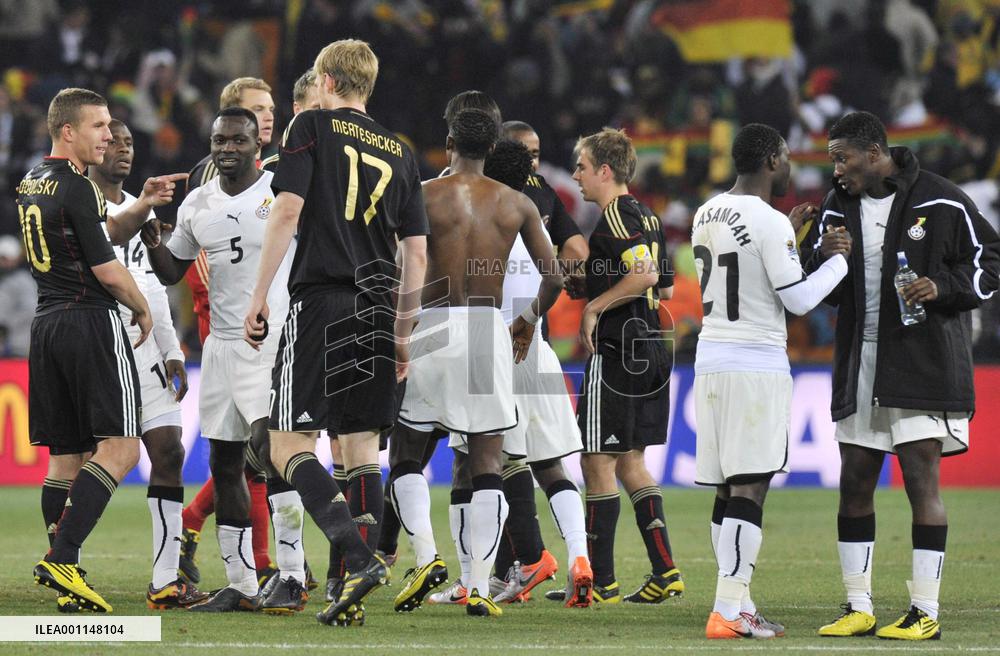 Germany beats Ghana, both teams goes through