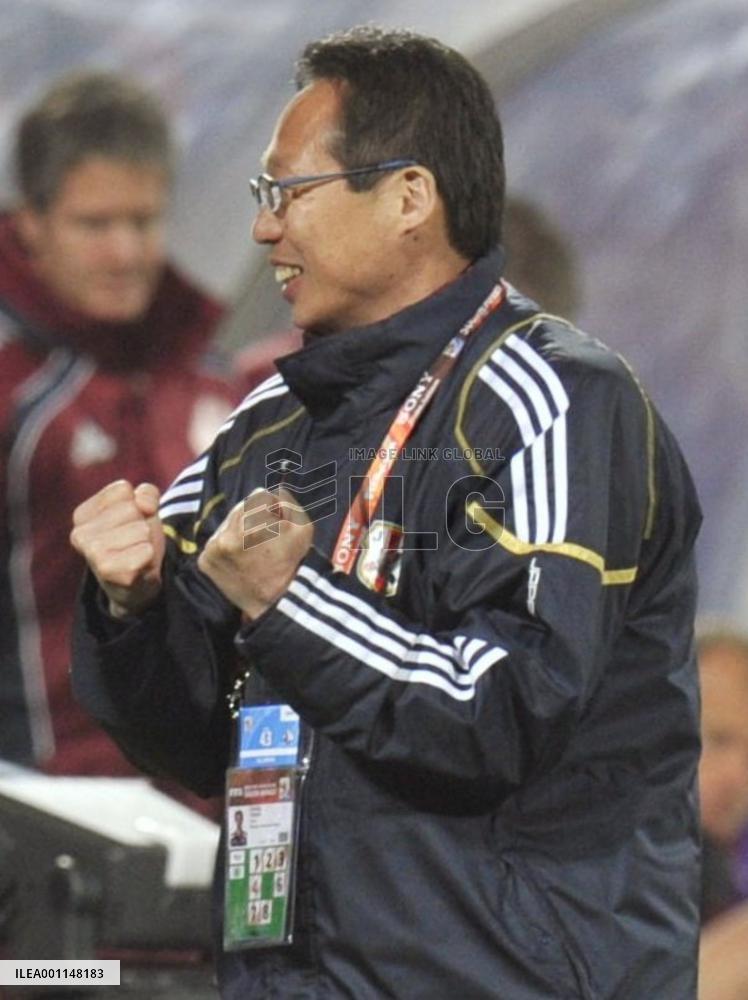 Japan overpower Denmark to cruise into last 16