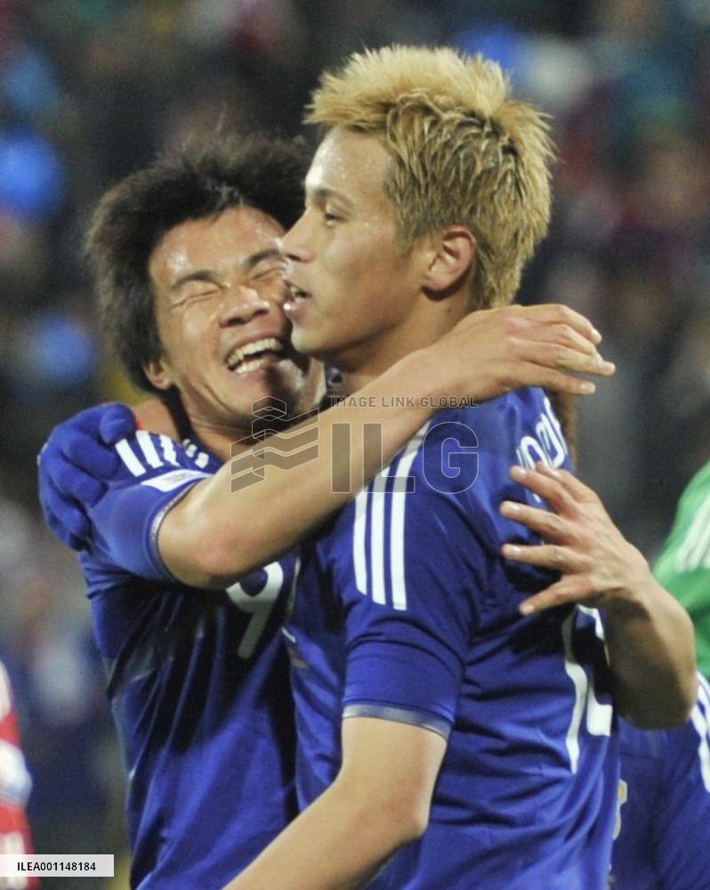 Japan overpower Denmark to cruise into last 16