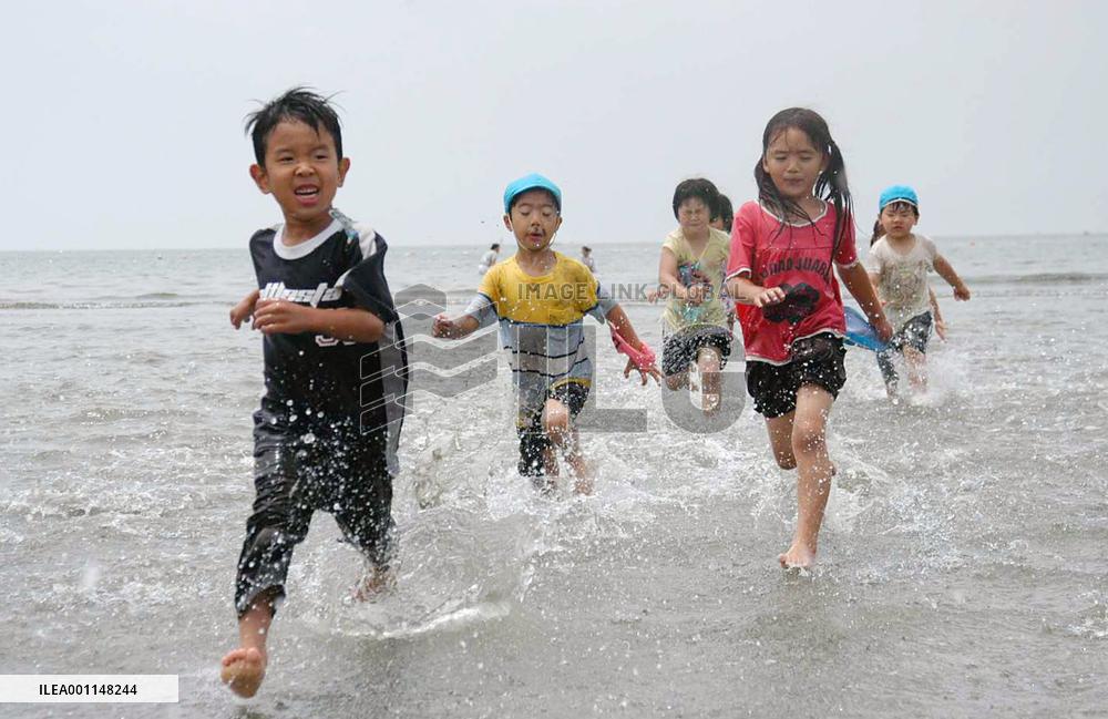 Zushi 1st to open smoke-free beach in Kanagawa