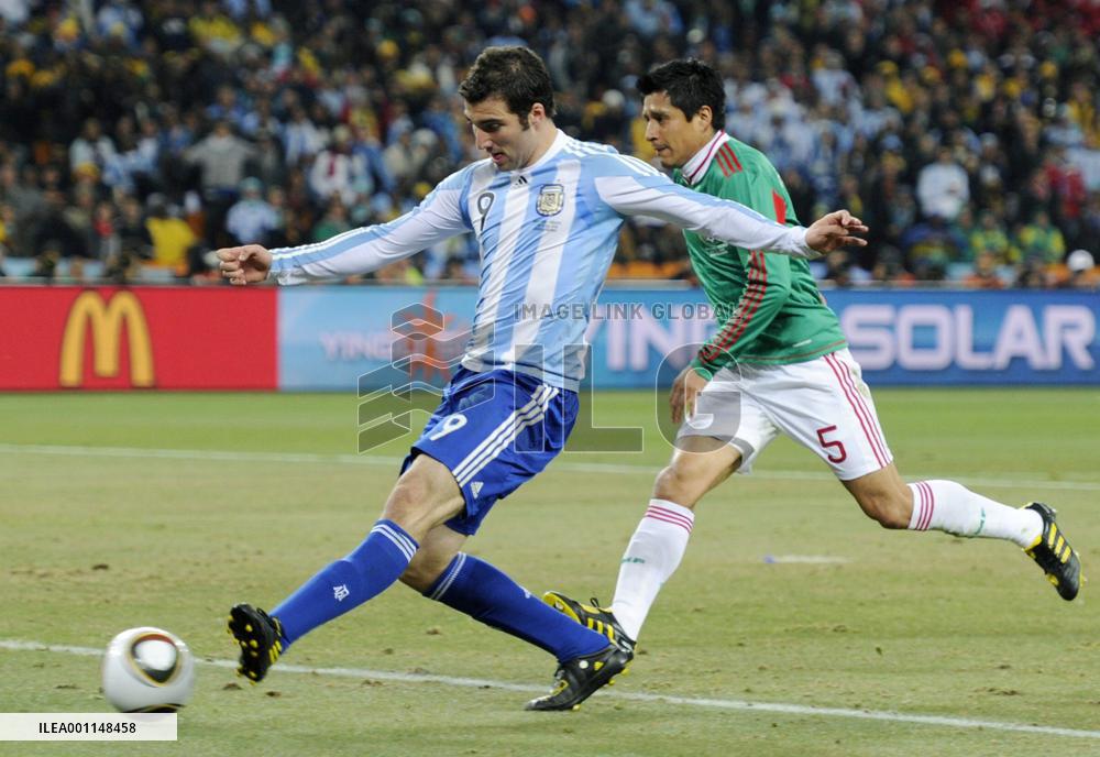 Argentina beat Mexico 3-1 to face Germany in quarters