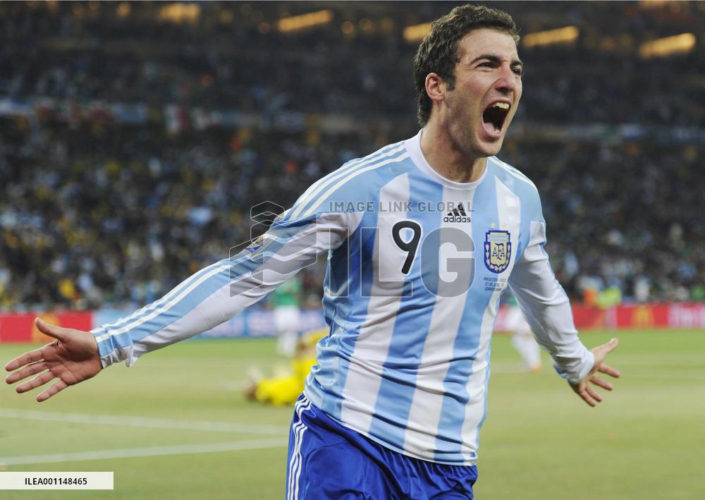 Argentina beat Mexico 3-1 to face Germany in quarters