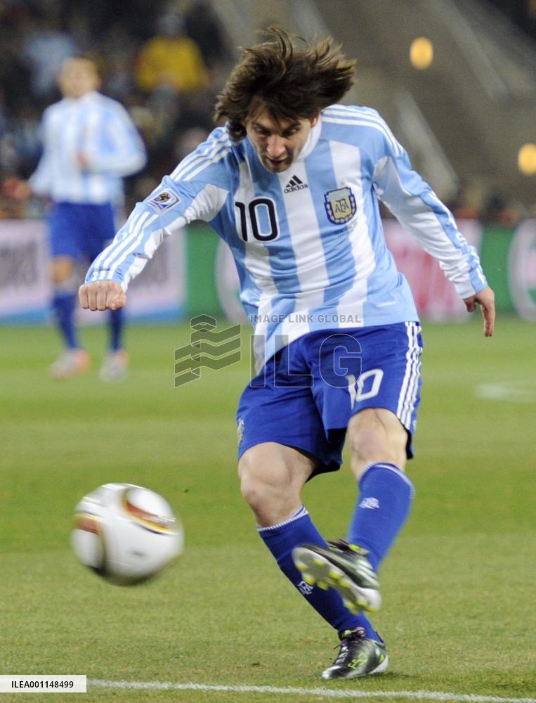 Argentina beat Mexico 3-1 to face Germany in quarters
