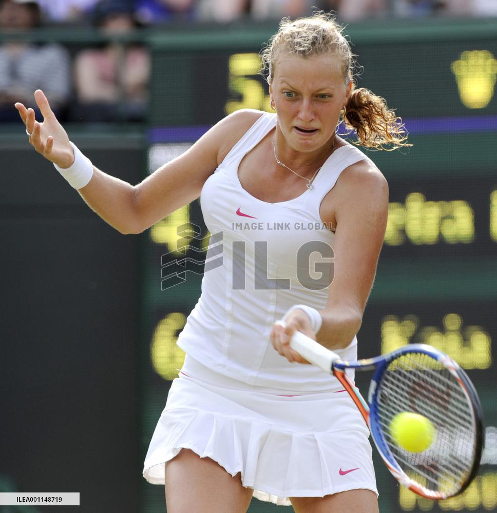 Kvitova beats Kanepi at Wimbledon