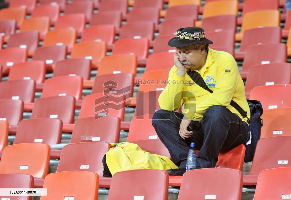 Netherlands defeat Brazil 2-1