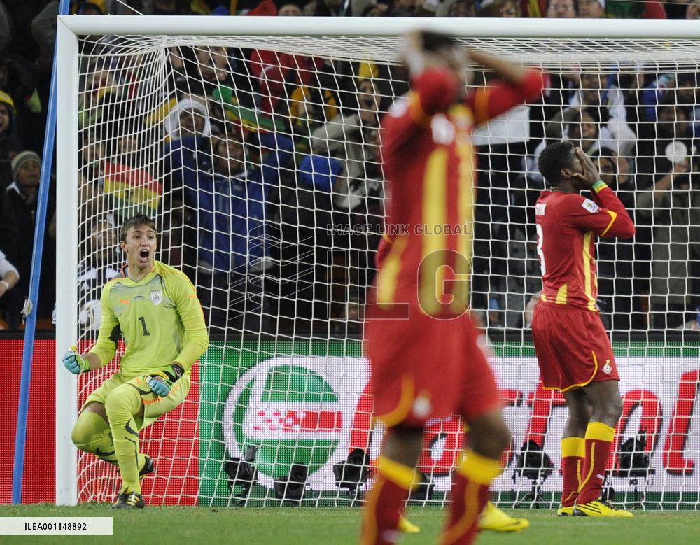 Uruguay beat Ghana on penalties