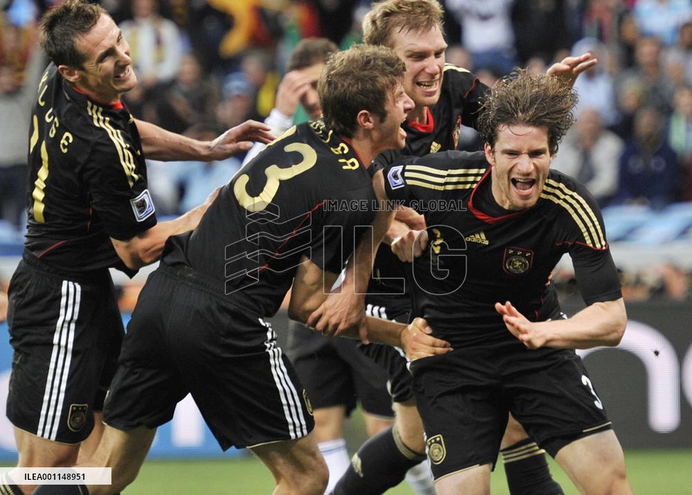 Germany thrash Argentina 4-0