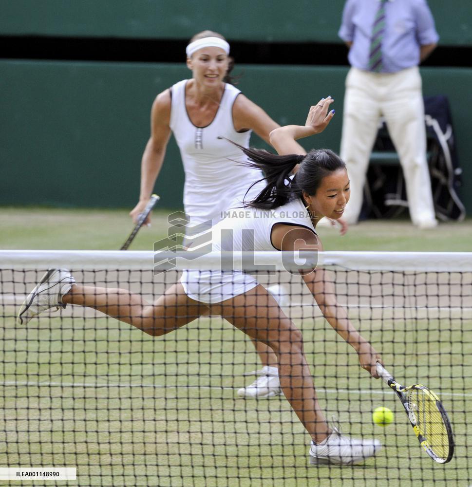 King-Shvedova win Wimbledon women's doubles