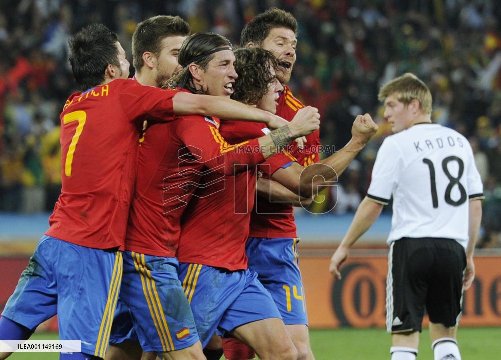 Spain beat Germany to reach World Cup final