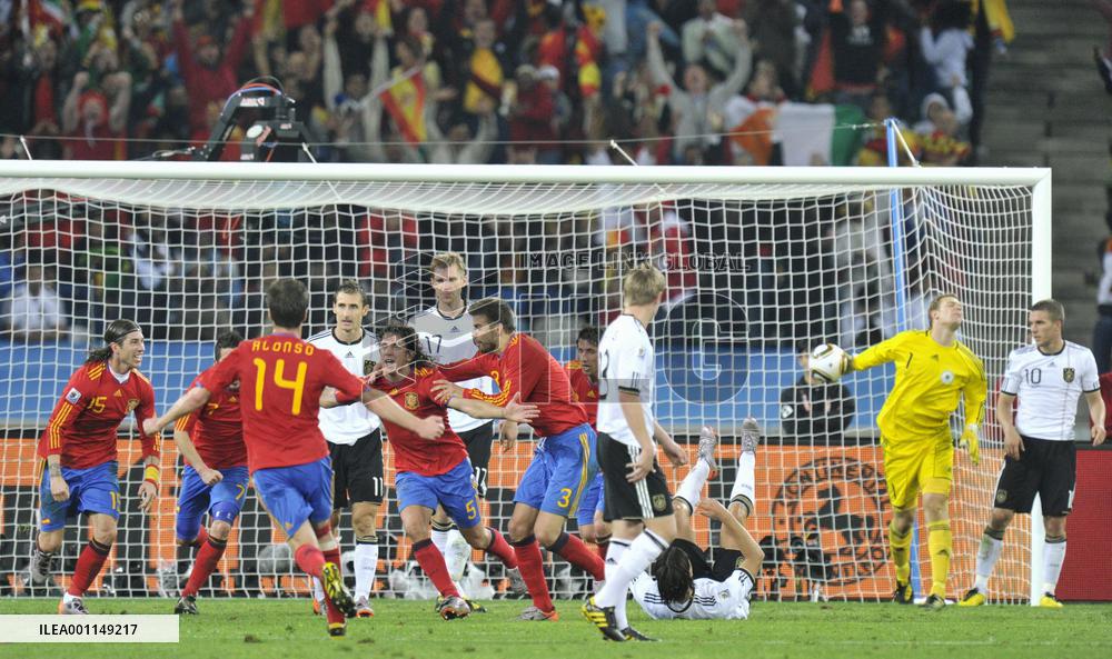 Spain beat Germany to reach World Cup final