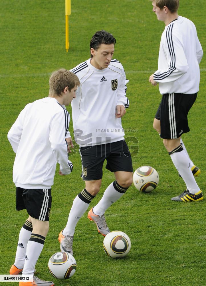 Uruguay, Germany prepare for World Cup third-place match