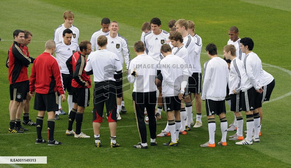 Uruguay, Germany prepare for World Cup third-place match