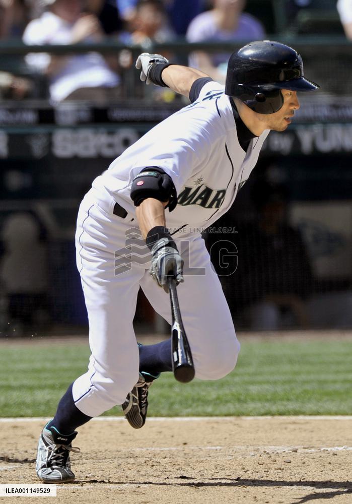 Ichiro extends hitting streak to 13 games