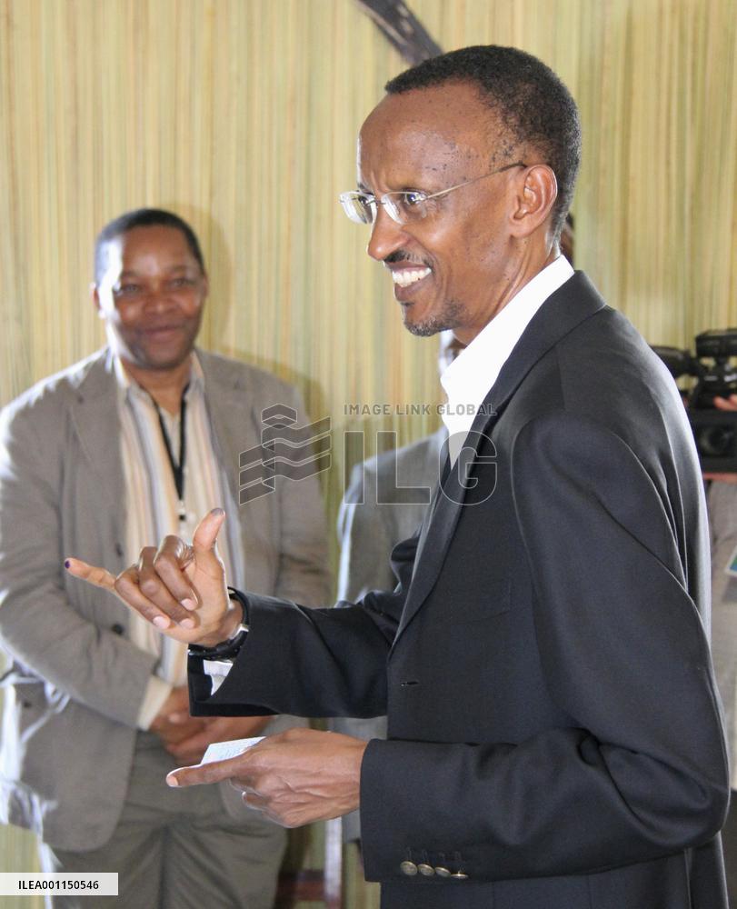 Rwandan President Kagame casts vote